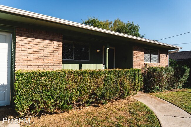 Foto del edificio - 3 br, 2 bath House - 1306 HIllside Drive