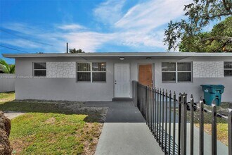 Building Photo - 3052 NW 78th St