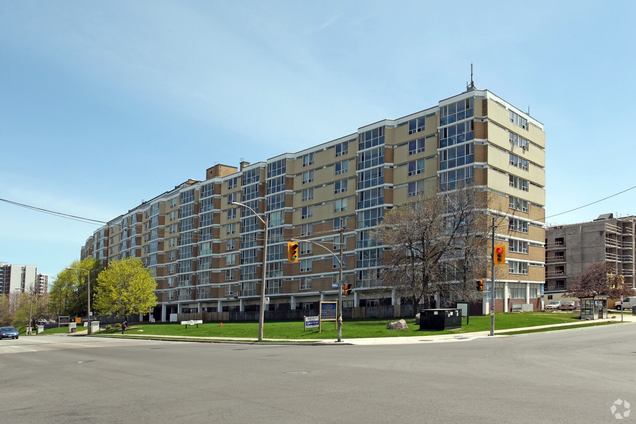3135 St Dennis Dr, Toronto, ON M3C 1G7 3135 St Dennis Dr Toronto, ON