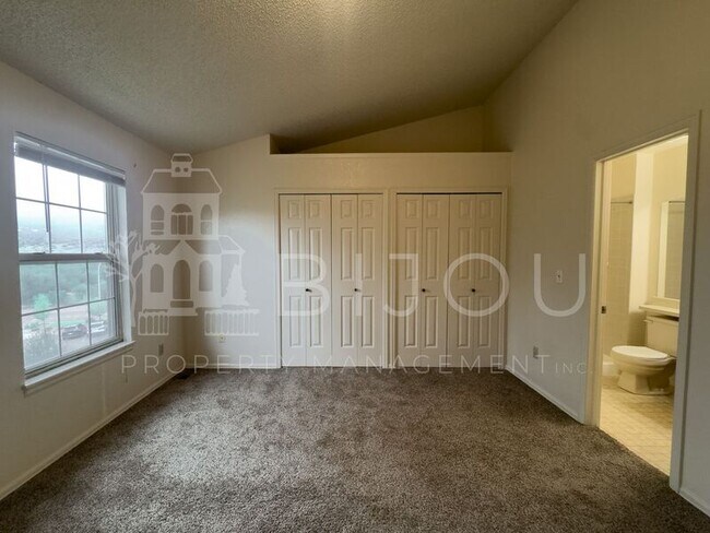 Foto del edificio - 2178 Giltshire Dr