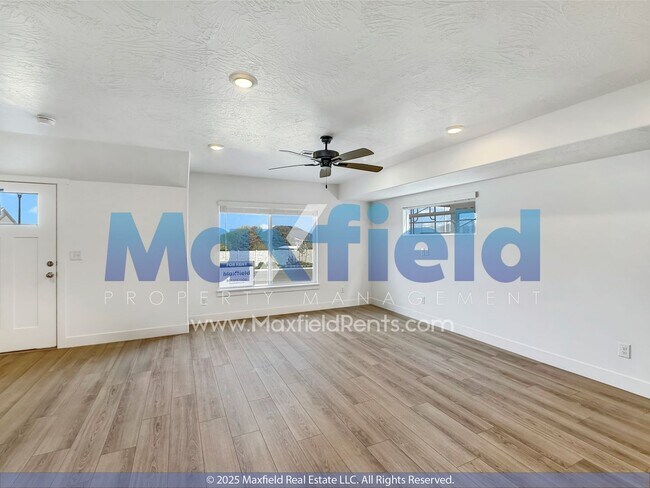 Foto del edificio - BRAND NEW - Modern 3-Bedroom, 2.5-Bathroom...