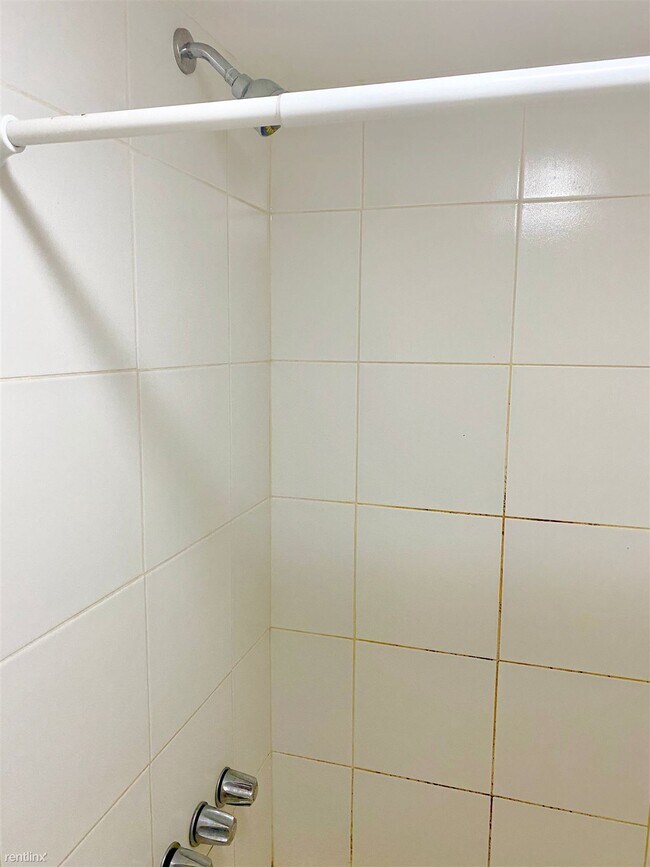 Building Photo - 1 br, 1 bath Condo - 811 Houston Ave Apt 3
