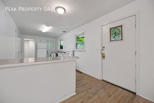 Foto del edificio - 2533 Ravine St