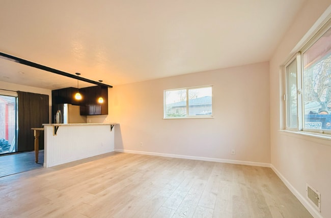 Foto del edificio - 7520 W Oregon Dr