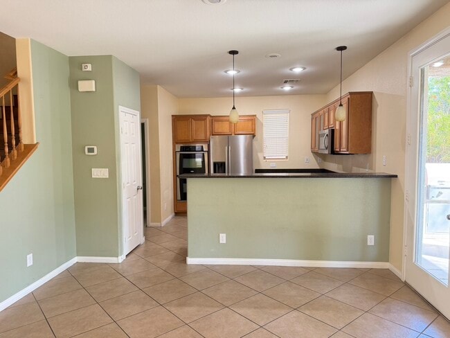 Building Photo - 5450 Pinecroft Dr