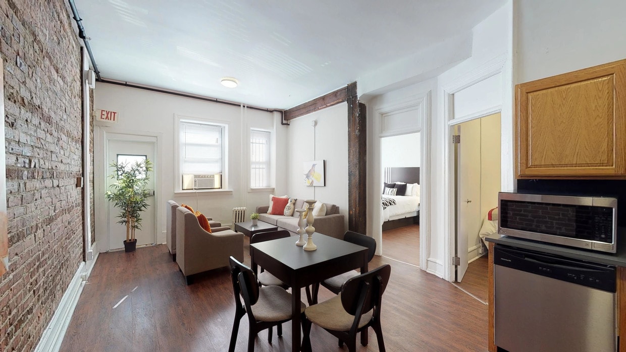 Photo - Hamilton Court Apartments