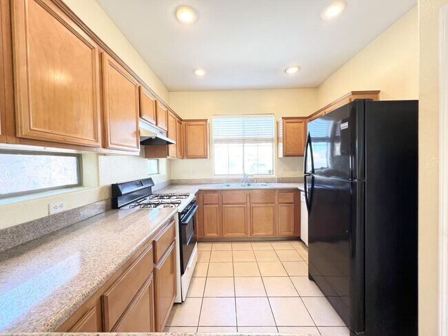 Foto del edificio - Bright & Cozy 3-Bedroom Retreat in a Great...