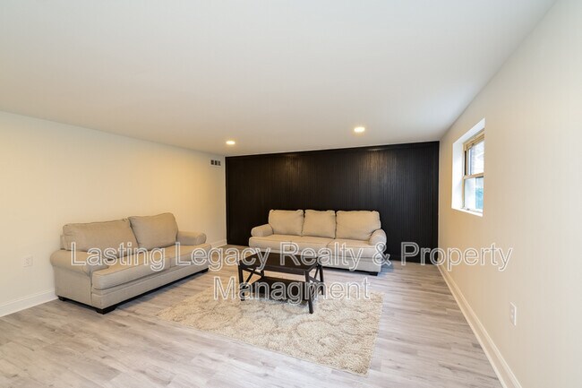 Foto del edificio - 147 Harmon Ave