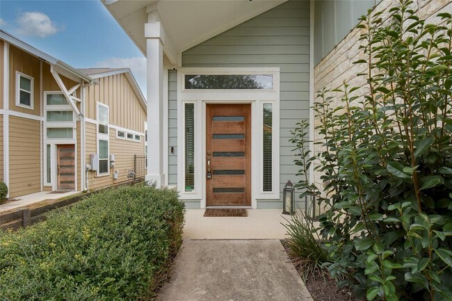 Building Photo - 2129 Maxwell Ln