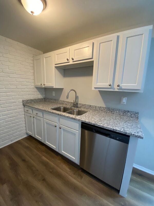 Building Photo - 5042 Bentler Dr
