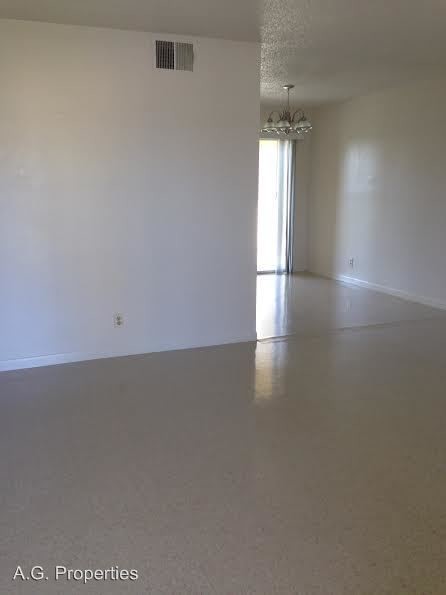 Foto del edificio - 200 Rex Ave