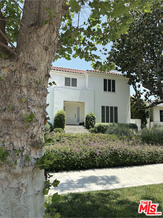 Foto del edificio - 546 N McCadden Pl
