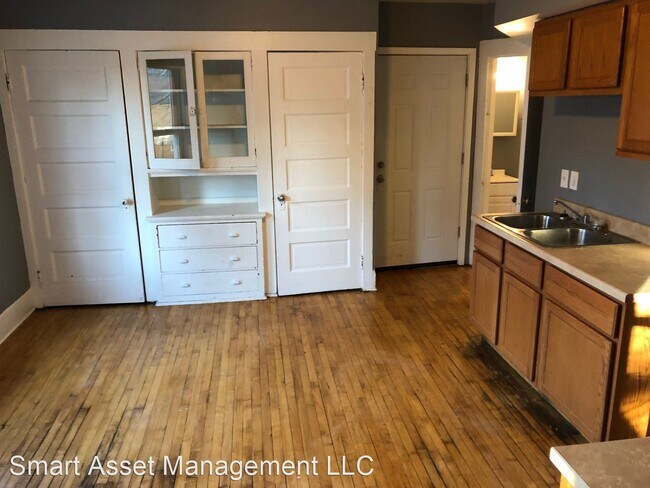 Building Photo - 3368 N Booth St