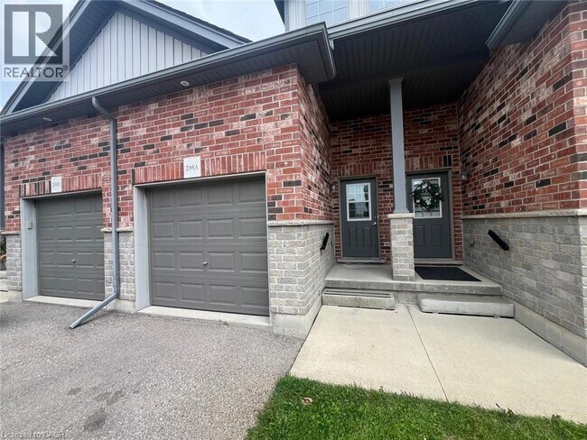 Building Photo - 206 Jessica Cres