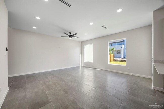 Building Photo - 21 Dorado Dr