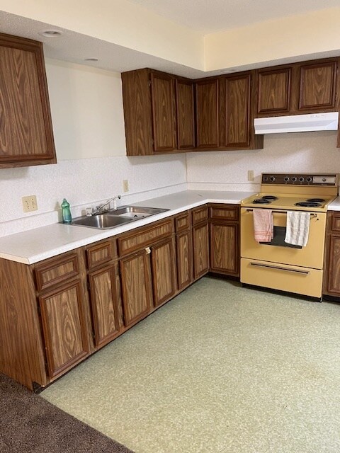 Kitchen - 123 Porter St