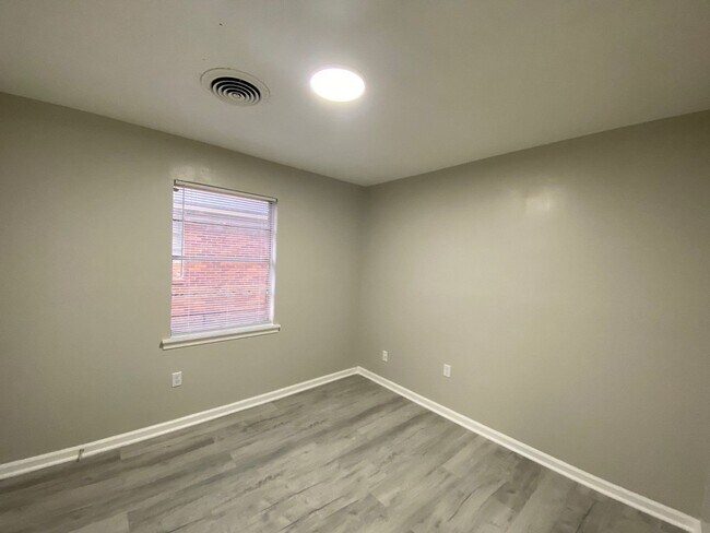 Foto del edificio - 1608 Oakwood St