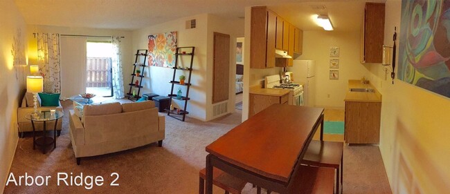 Building Photo - 4420-4440 Oakhollow Dr