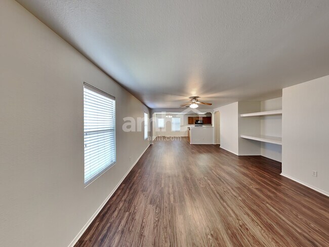 Foto del edificio - 217 N Willow Way