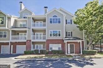 Building Photo - 8102 Woodland Ln