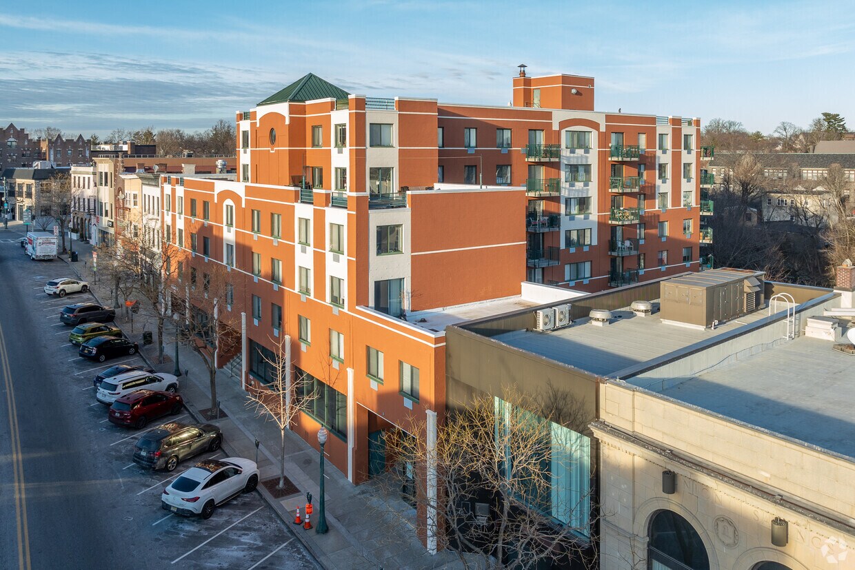 123 Mamaroneck Ave - The Regatta