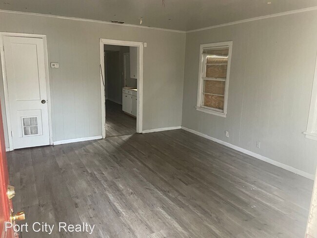 Building Photo - 3 br, 1 bath House - 4255 Rightway Ave