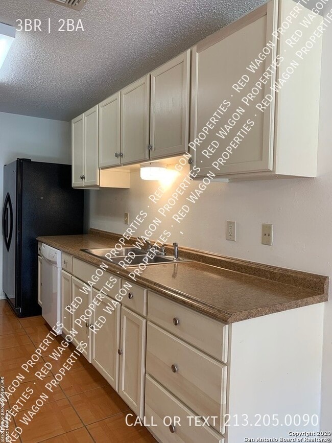 Foto del edificio - 9611 Mystic Bend St