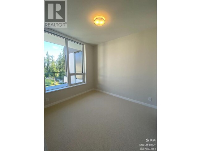 Building Photo - 3563-3563 Ross Drive