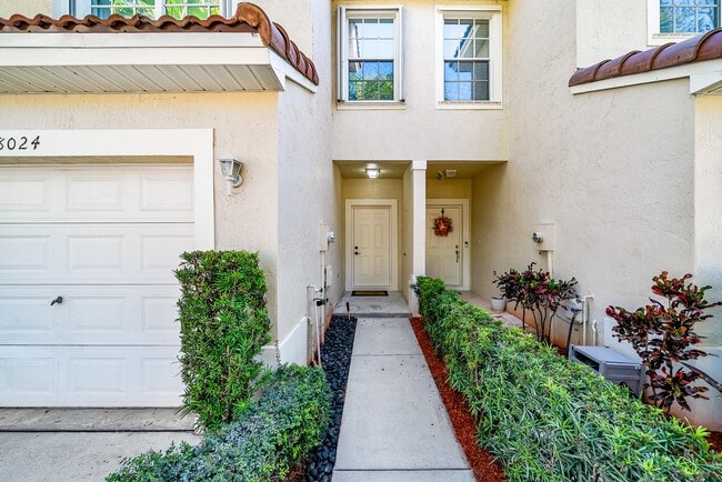 Building Photo - 8024 Briantea Dr