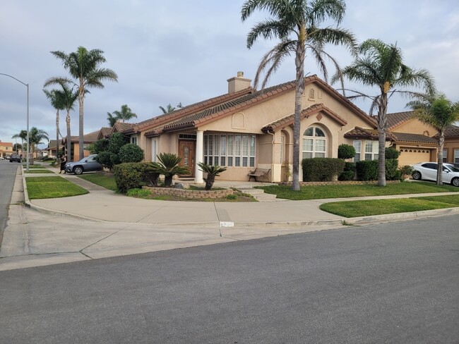 Building Photo - 1706 Santillan Ave
