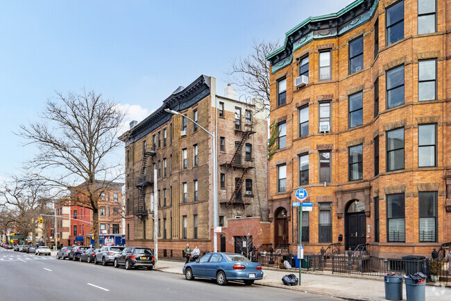 Foto del edificio - 1015 8th Ave