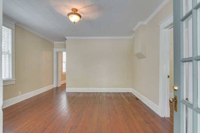 Building Photo - 610 N Military Ave
