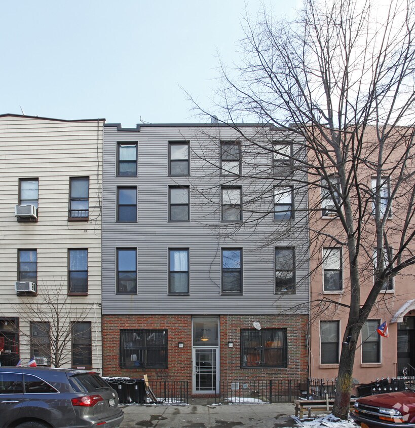 Building Photo - 256 Himrod St
