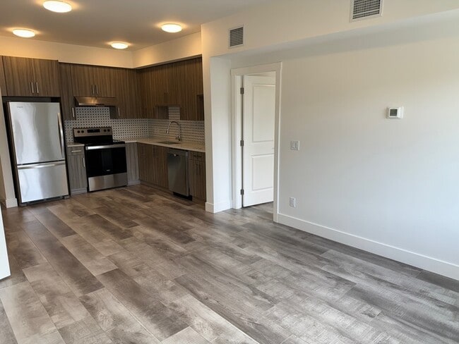 Building Photo - 320 Mills Rd