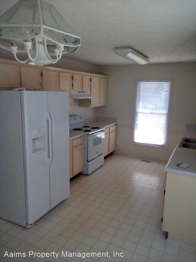 Building Photo - 3 br, 2 bath House - 218 Silver Oaks  Drive