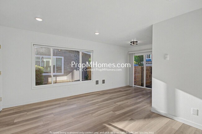 Foto del edificio - Updated Two Bedroom Unit in St Johns!
