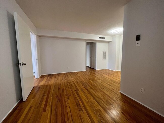 Foto del edificio - Nice Mt Vernon 2bd/1ba Condo at The Chase ...