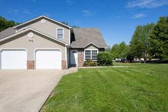 Building Photo - 5005-5007 Roscoe Rdg