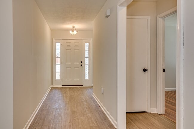 Building Photo - 409 Urial Dr
