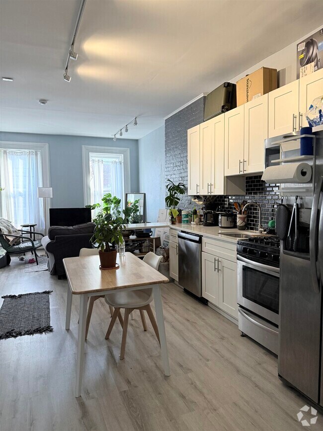 Building Photo - 332 Communipaw Ave