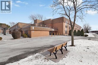 Building Photo - 6255 Thornberry Crescent