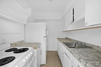Building Photo - 800 83rd St