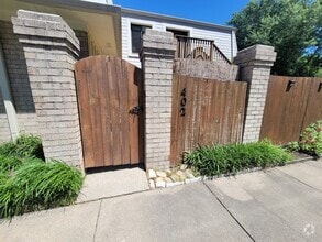 Building Photo - 402 Duck Hunter Ct