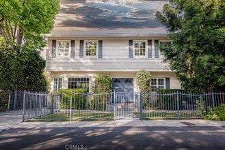 Building Photo - 13383 Contour Dr