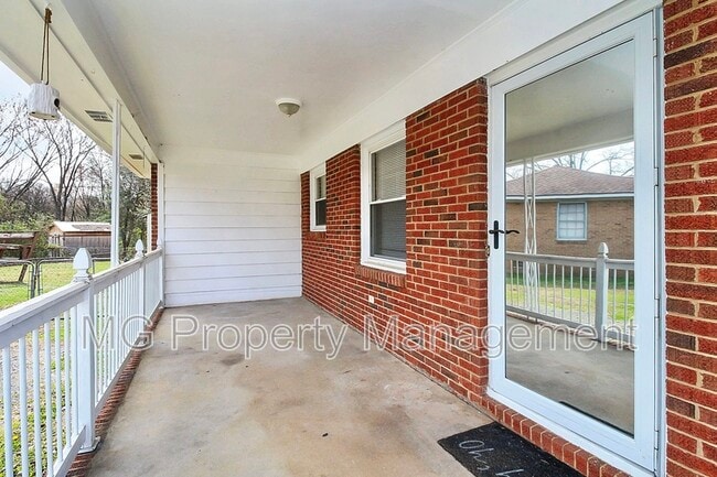 Building Photo - 243 Eden Cir