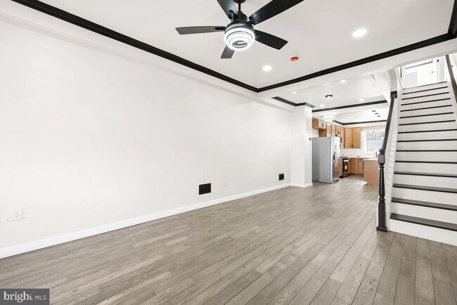 Foto del edificio - 2625 E Madison St