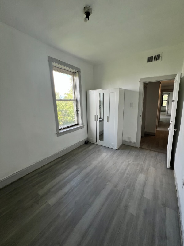 Building Photo - 1840 S Avers Ave