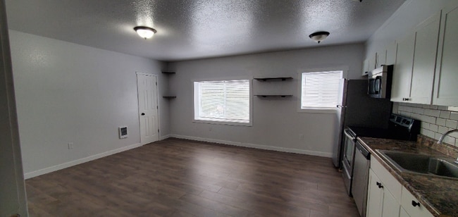 Building Photo - 318 N St