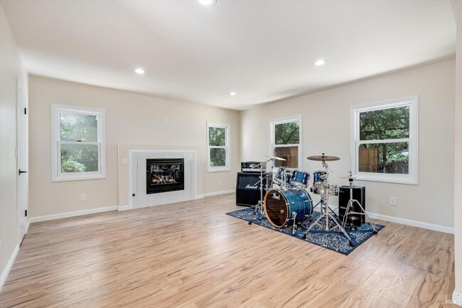 Foto del edificio - 9342 Chalk Hill Rd