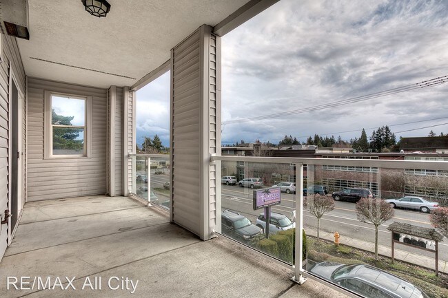 Building Photo - 4 br, 2.5 bath Apartment - 2026 SW 152nd St